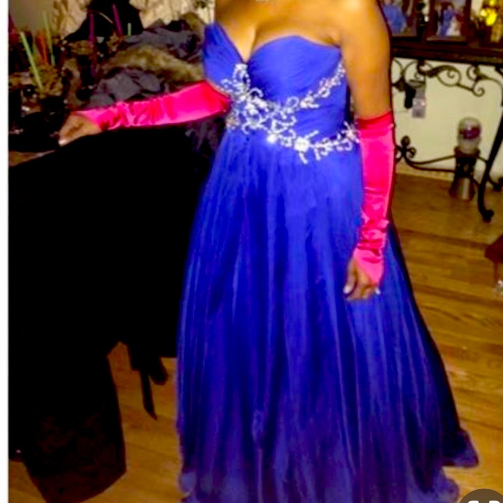 Gorgeous maxi dress